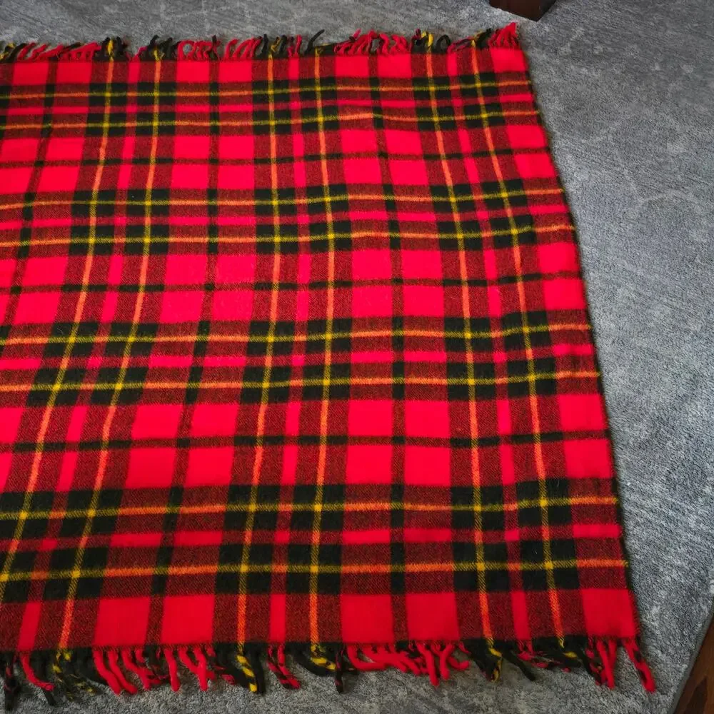 Vintage Faribo Woolen Mill Co Pack a Robe Red Black Plaid Stadium Blanket